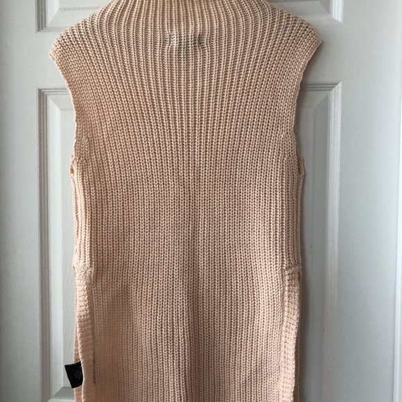 Sweater - Picture 4 of 4